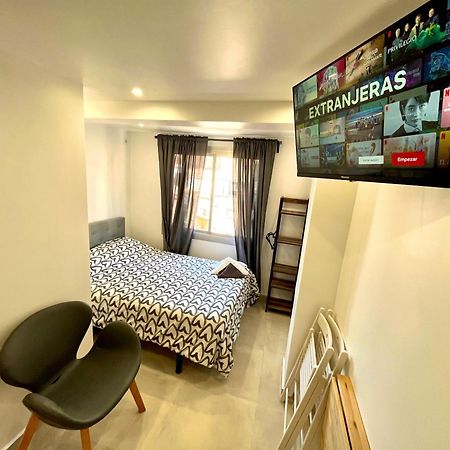 Apartamentos Con Bano Privado Frente Al Metro L5 Barcelona-Hospitalet L'Hospitalet de Llobregat Eksteriør bilde