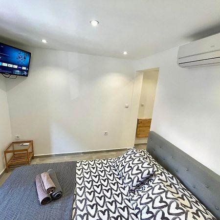 Apartamentos Con Bano Privado Frente Al Metro L5 Barcelona-Hospitalet L'Hospitalet de Llobregat Eksteriør bilde