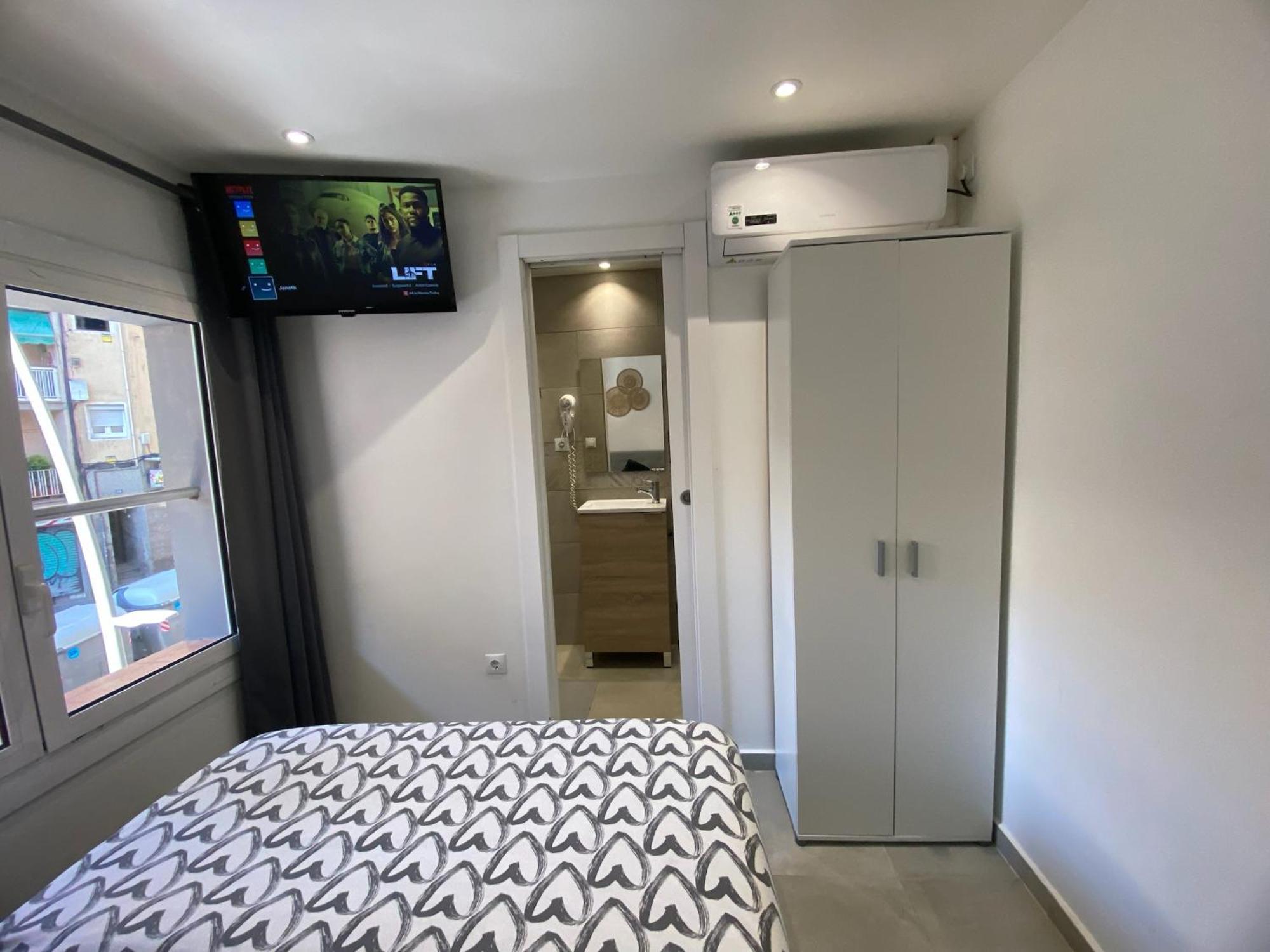 Apartamentos Con Bano Privado Frente Al Metro L5 Barcelona-Hospitalet L'Hospitalet de Llobregat Eksteriør bilde