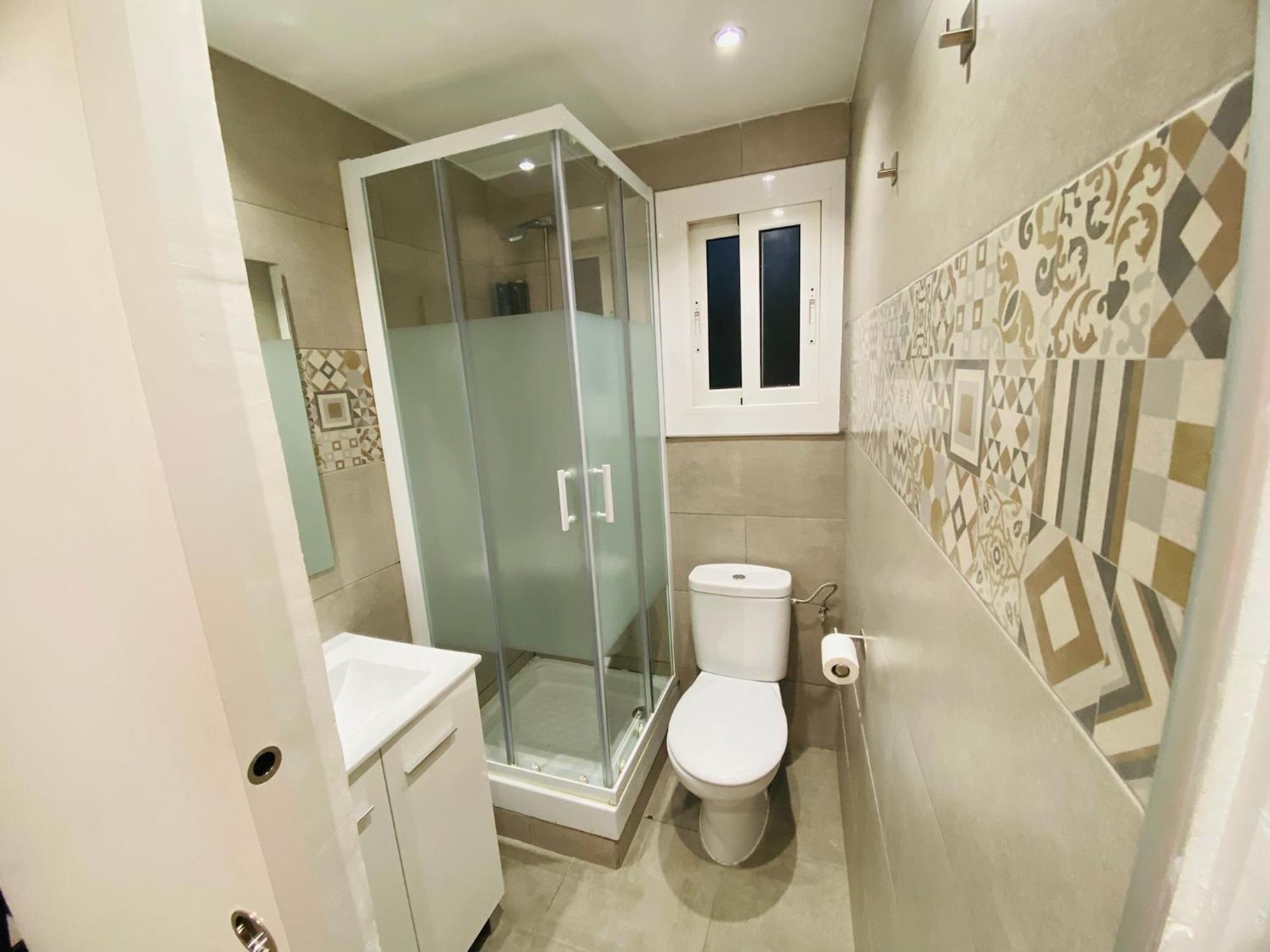 Apartamentos Con Bano Privado Frente Al Metro L5 Barcelona-Hospitalet L'Hospitalet de Llobregat Eksteriør bilde