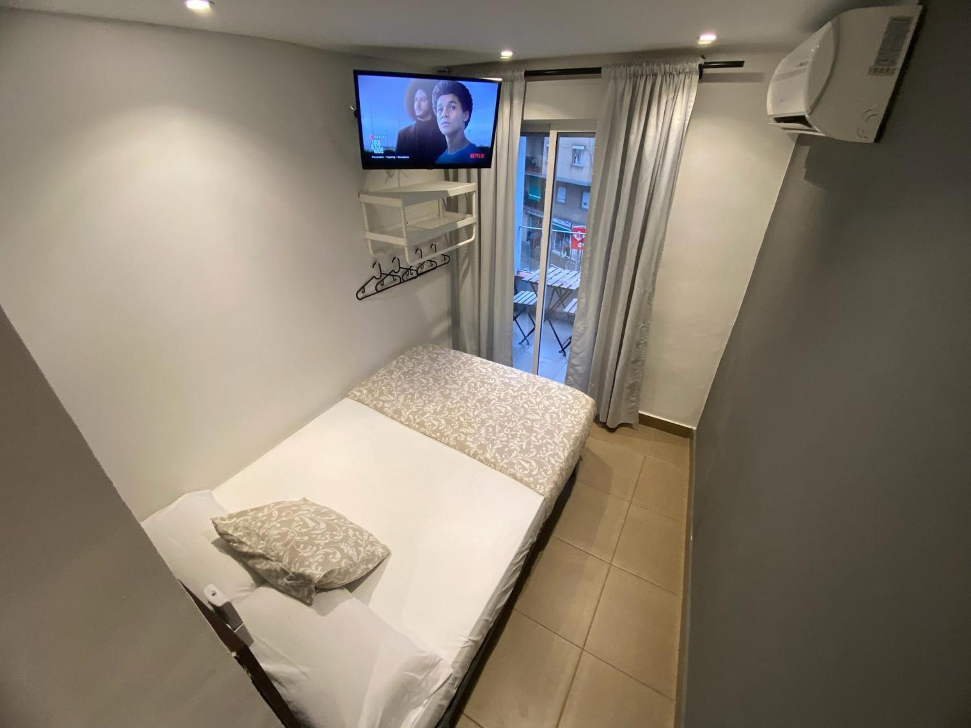 Apartamentos Con Bano Privado Frente Al Metro L5 Barcelona-Hospitalet L'Hospitalet de Llobregat Eksteriør bilde