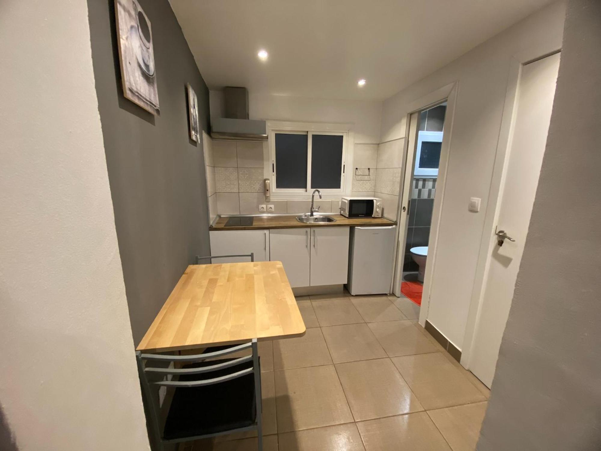 Apartamentos Con Bano Privado Frente Al Metro L5 Barcelona-Hospitalet L'Hospitalet de Llobregat Eksteriør bilde