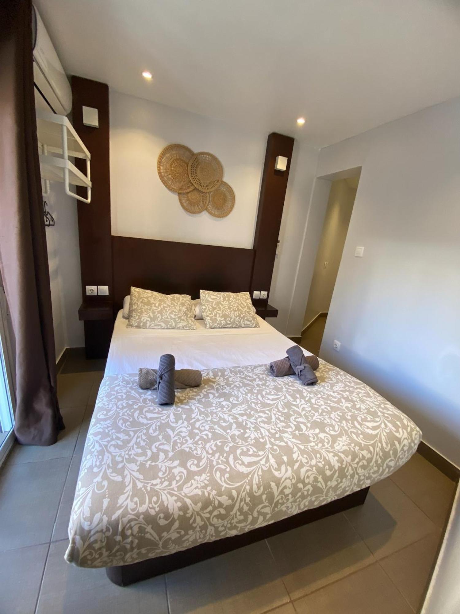 Apartamentos Con Bano Privado Frente Al Metro L5 Barcelona-Hospitalet L'Hospitalet de Llobregat Eksteriør bilde