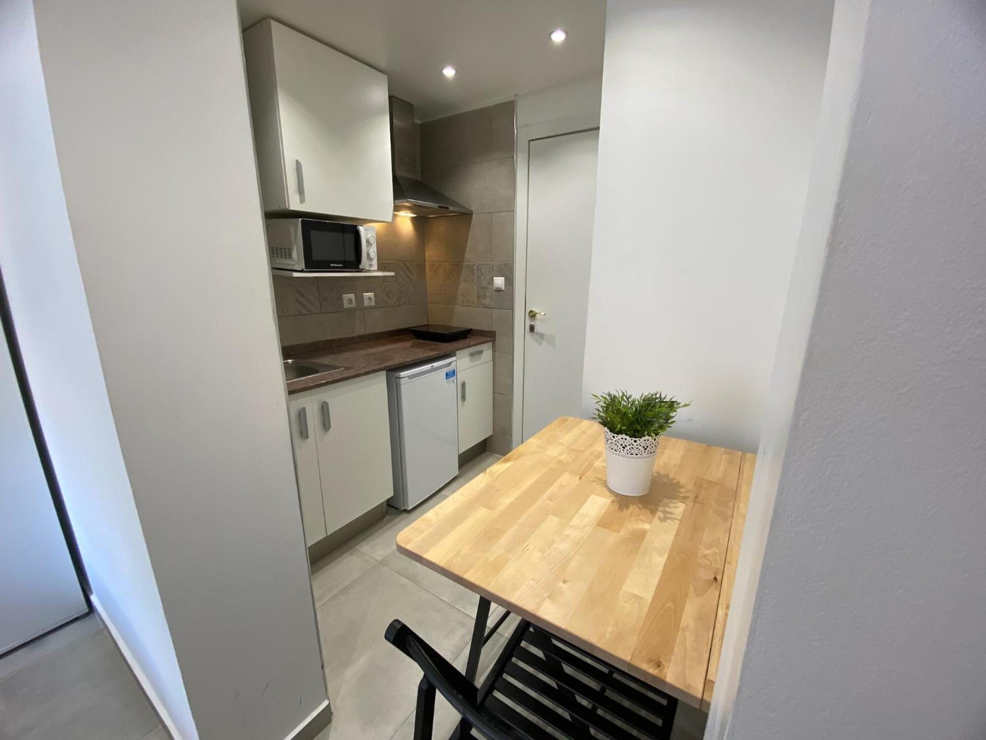 Apartamentos Con Bano Privado Frente Al Metro L5 Barcelona-Hospitalet L'Hospitalet de Llobregat Eksteriør bilde