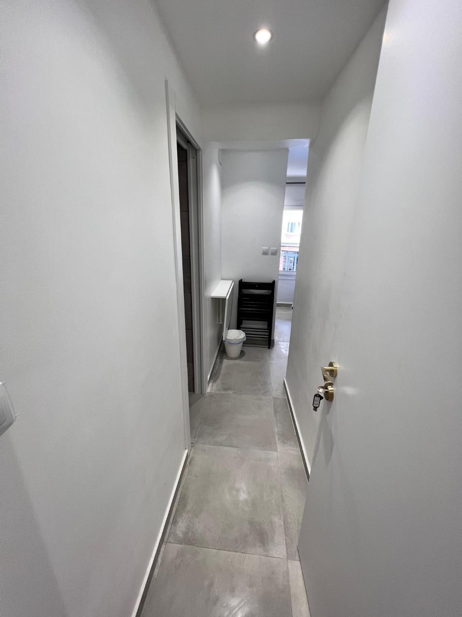 Apartamentos Con Bano Privado Frente Al Metro L5 Barcelona-Hospitalet L'Hospitalet de Llobregat Eksteriør bilde