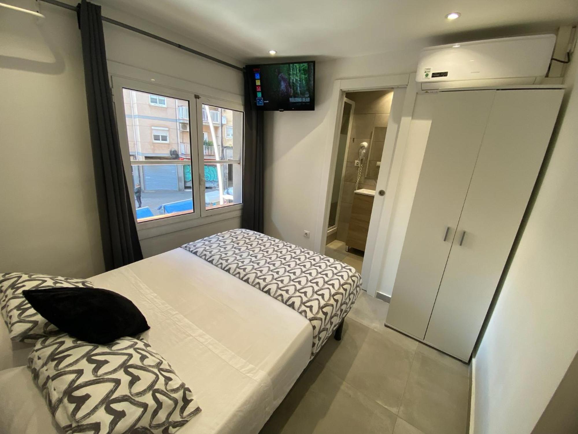 Apartamentos Con Bano Privado Frente Al Metro L5 Barcelona-Hospitalet L'Hospitalet de Llobregat Eksteriør bilde