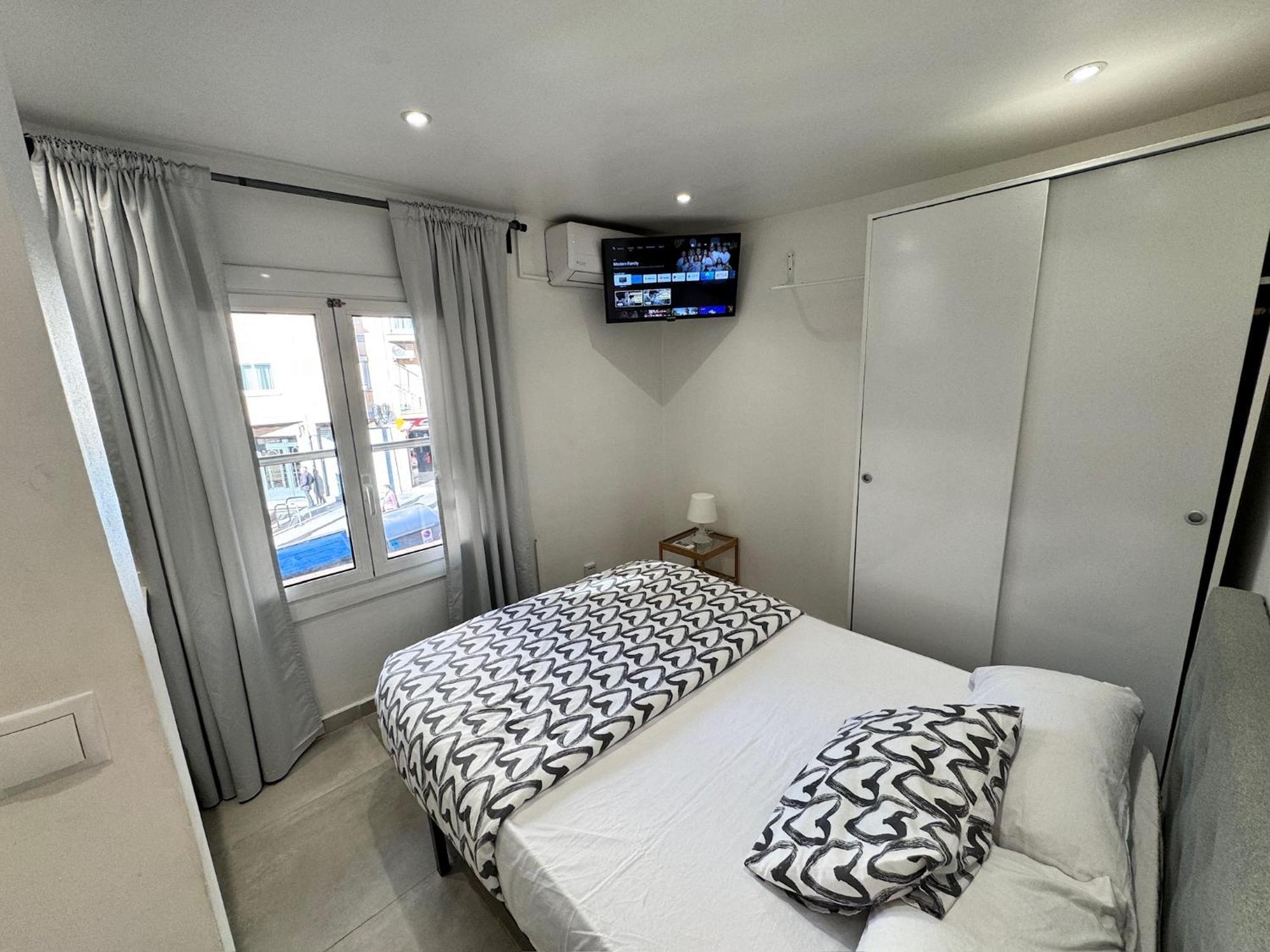 Apartamentos Con Bano Privado Frente Al Metro L5 Barcelona-Hospitalet L'Hospitalet de Llobregat Eksteriør bilde