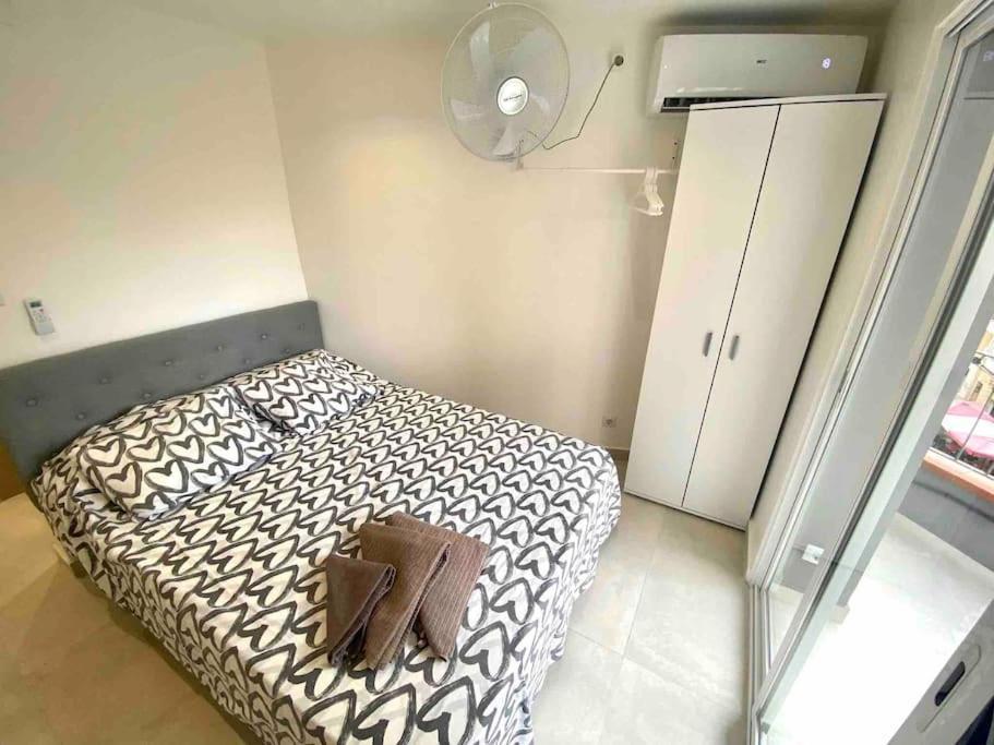 Apartamentos Con Bano Privado Frente Al Metro L5 Barcelona-Hospitalet L'Hospitalet de Llobregat Eksteriør bilde