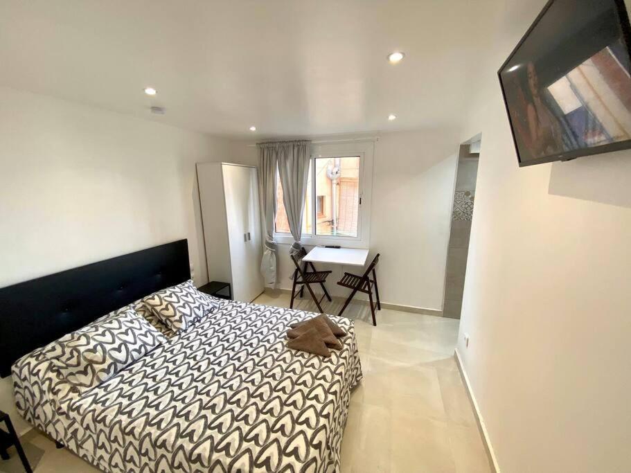 Apartamentos Con Bano Privado Frente Al Metro L5 Barcelona-Hospitalet L'Hospitalet de Llobregat Eksteriør bilde