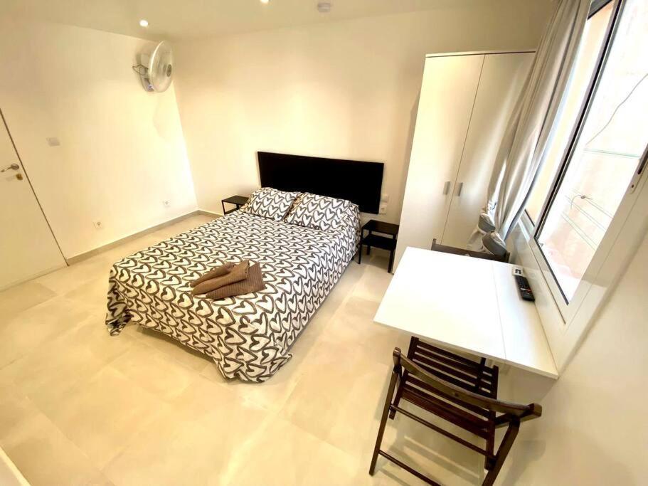 Apartamentos Con Bano Privado Frente Al Metro L5 Barcelona-Hospitalet L'Hospitalet de Llobregat Eksteriør bilde
