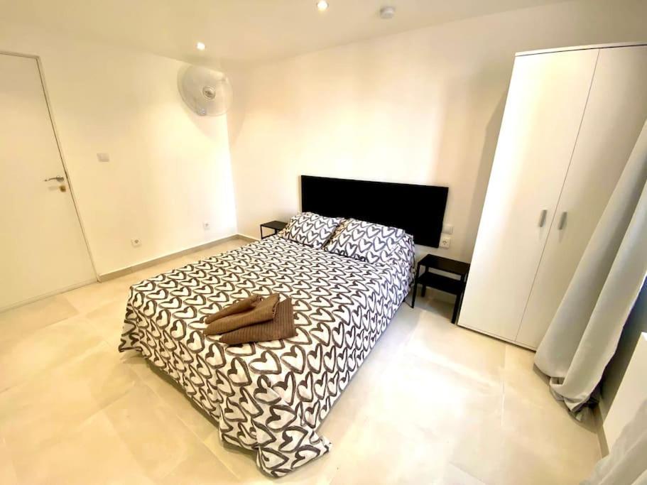 Apartamentos Con Bano Privado Frente Al Metro L5 Barcelona-Hospitalet L'Hospitalet de Llobregat Eksteriør bilde