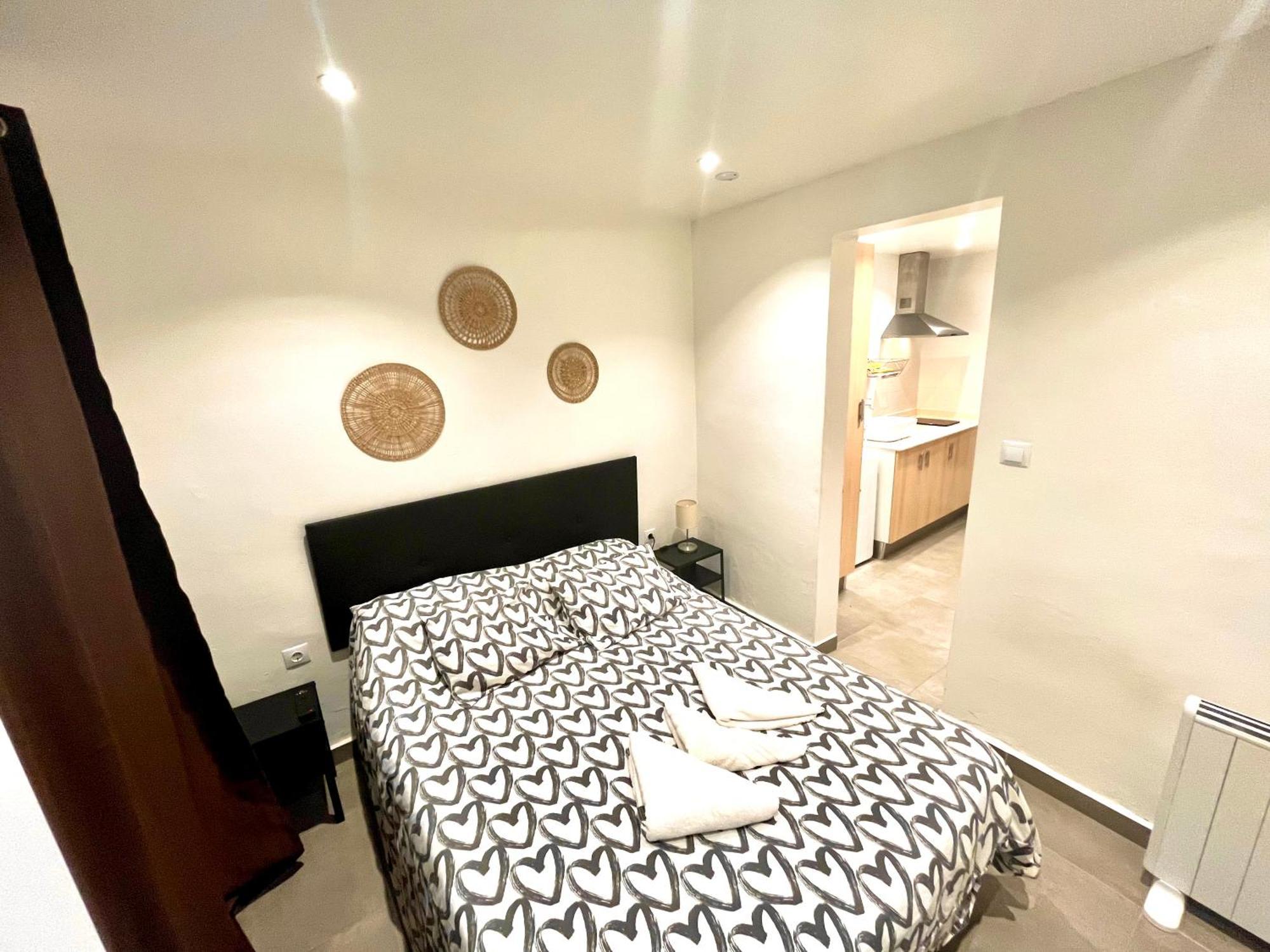 Apartamentos Con Bano Privado Frente Al Metro L5 Barcelona-Hospitalet L'Hospitalet de Llobregat Eksteriør bilde