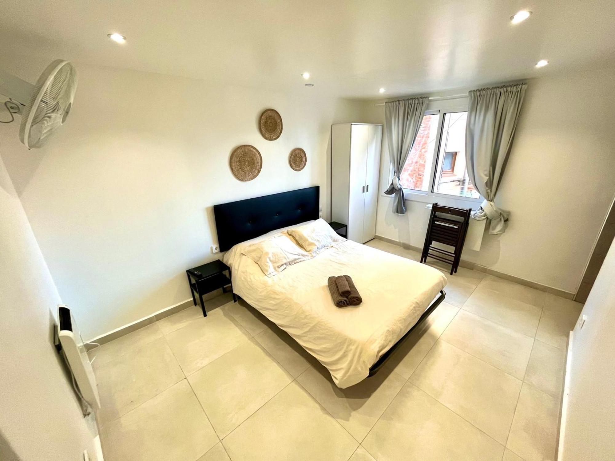 Apartamentos Con Bano Privado Frente Al Metro L5 Barcelona-Hospitalet L'Hospitalet de Llobregat Eksteriør bilde