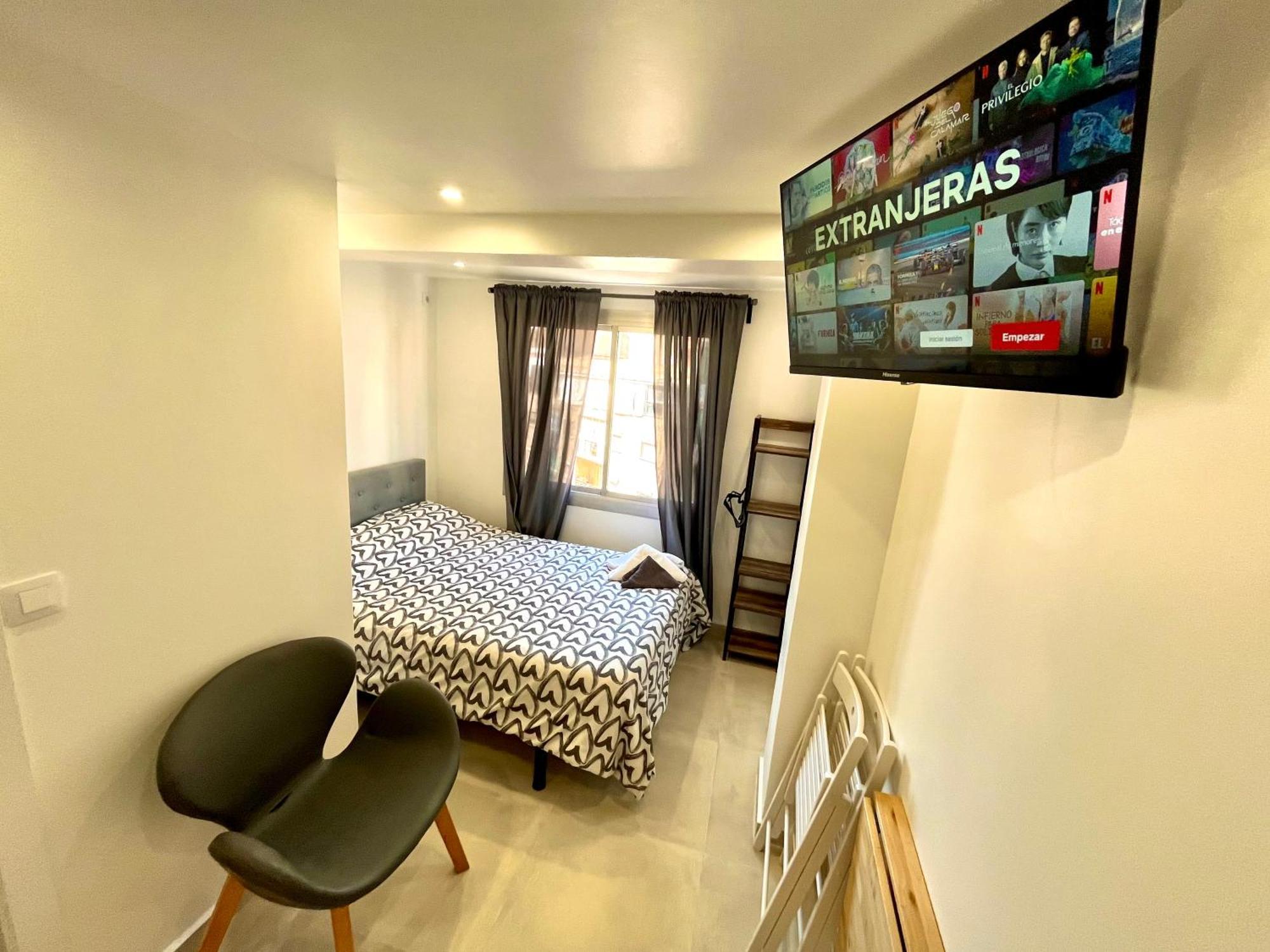 Apartamentos Con Bano Privado Frente Al Metro L5 Barcelona-Hospitalet L'Hospitalet de Llobregat Eksteriør bilde