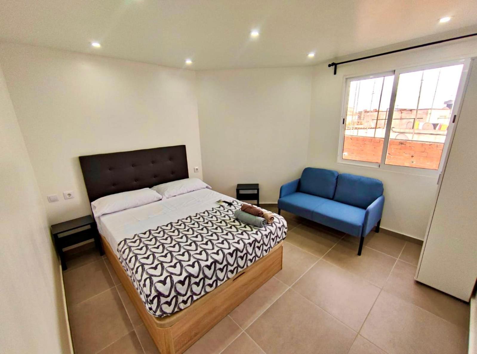 Apartamentos Con Bano Privado Frente Al Metro L5 Barcelona-Hospitalet L'Hospitalet de Llobregat Eksteriør bilde