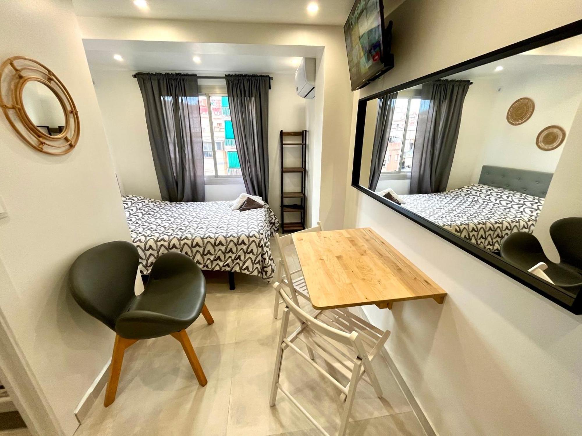 Apartamentos Con Bano Privado Frente Al Metro L5 Barcelona-Hospitalet L'Hospitalet de Llobregat Eksteriør bilde