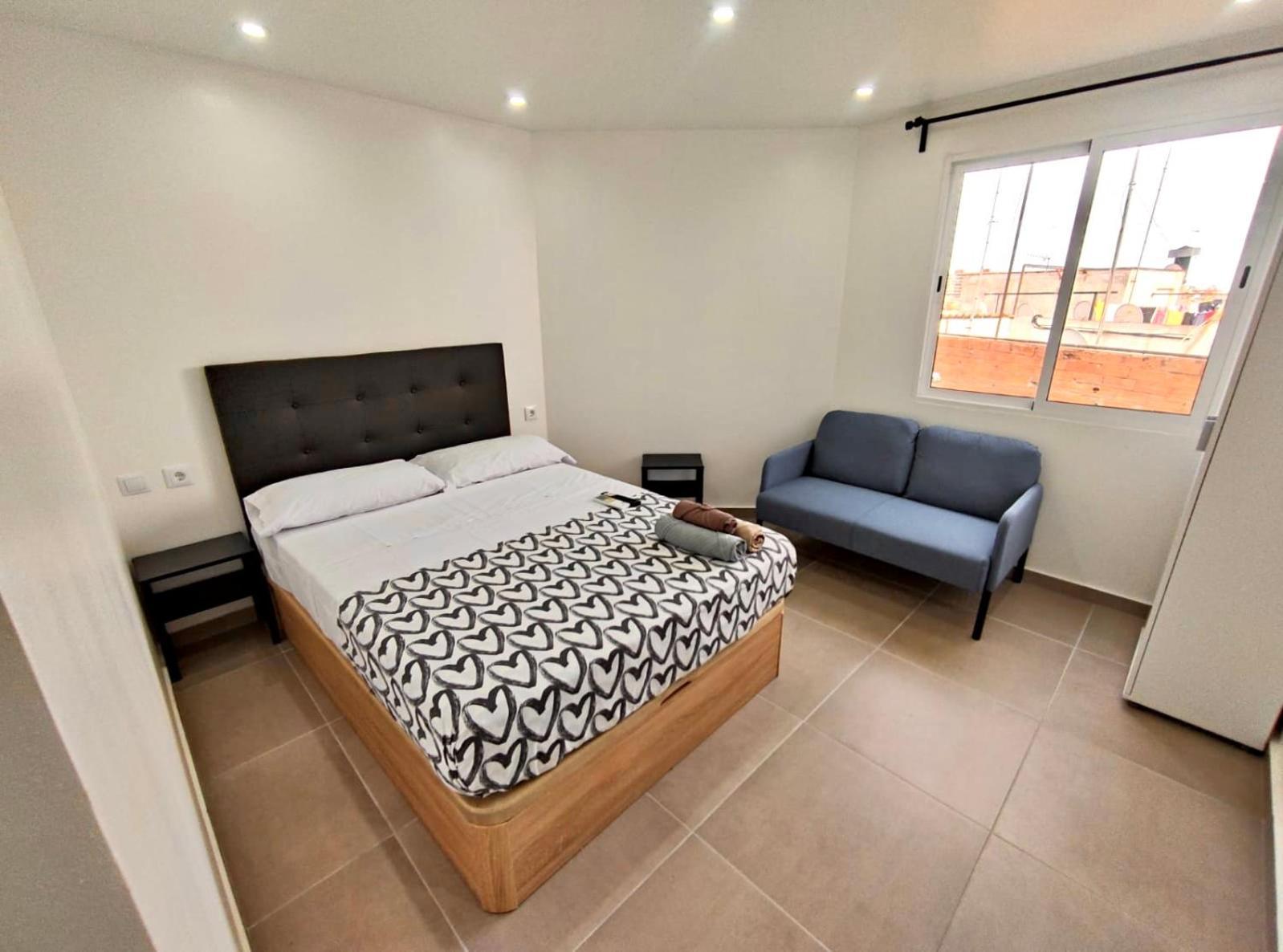 Apartamentos Con Bano Privado Frente Al Metro L5 Barcelona-Hospitalet L'Hospitalet de Llobregat Eksteriør bilde