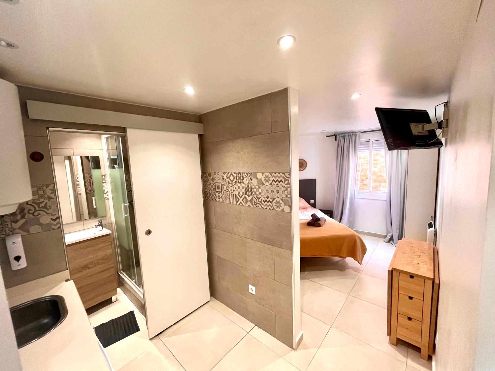 Apartamentos Con Bano Privado Frente Al Metro L5 Barcelona-Hospitalet L'Hospitalet de Llobregat Eksteriør bilde