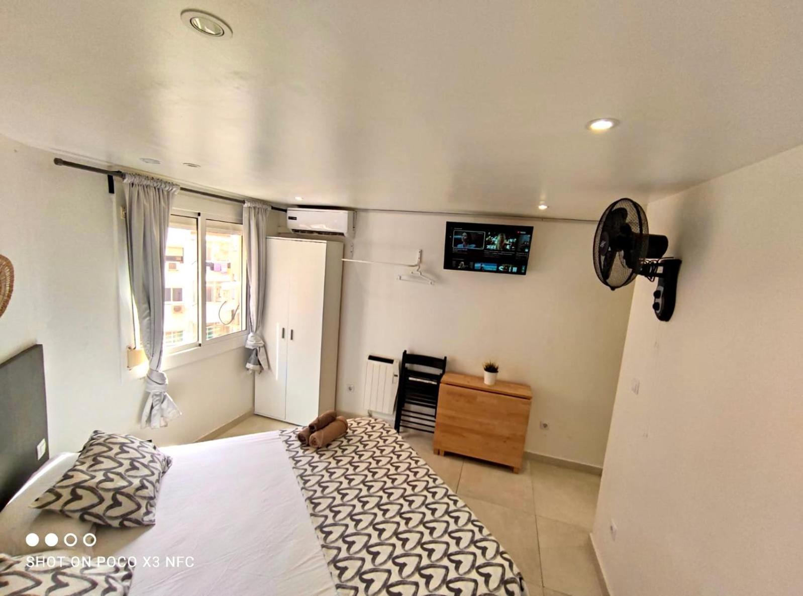 Apartamentos Con Bano Privado Frente Al Metro L5 Barcelona-Hospitalet L'Hospitalet de Llobregat Eksteriør bilde