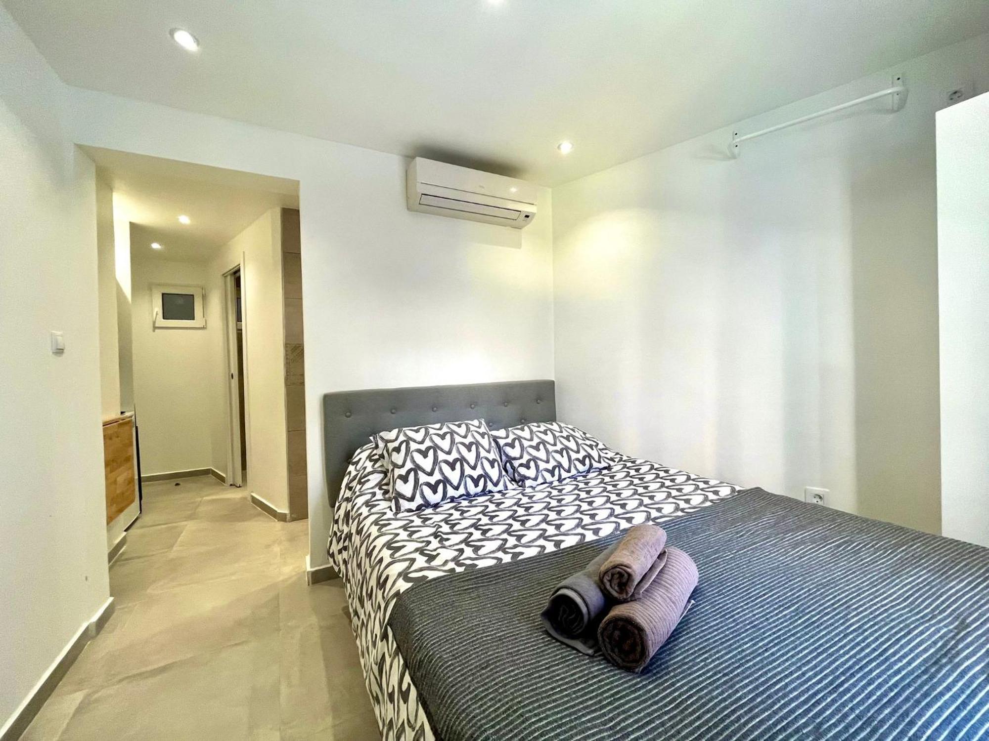 Apartamentos Con Bano Privado Frente Al Metro L5 Barcelona-Hospitalet L'Hospitalet de Llobregat Eksteriør bilde