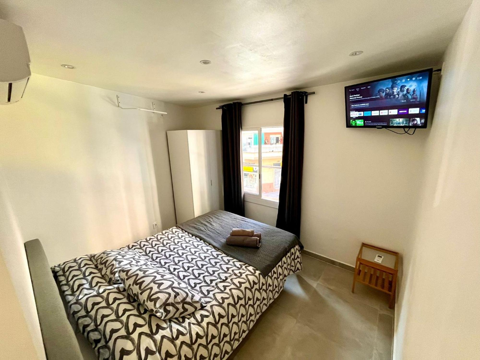 Apartamentos Con Bano Privado Frente Al Metro L5 Barcelona-Hospitalet L'Hospitalet de Llobregat Eksteriør bilde